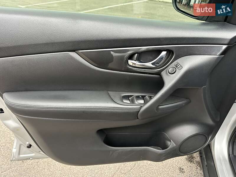 Позашляховик / Кросовер Nissan Rogue 2016 в Києві фото 19 Позашляховик / Кросовер Nissan Rogue 2016 в Києві