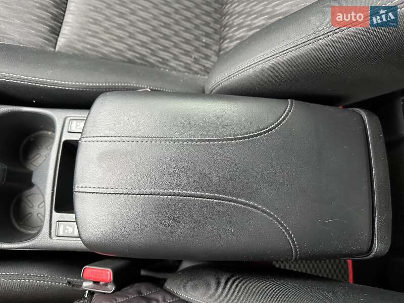 Позашляховик / Кросовер Nissan Rogue 2016 в Києві фото 29 Позашляховик / Кросовер Nissan Rogue 2016 в Києві
