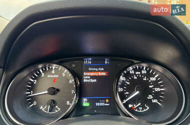 Внедорожник / Кроссовер Nissan Rogue 2020 в 