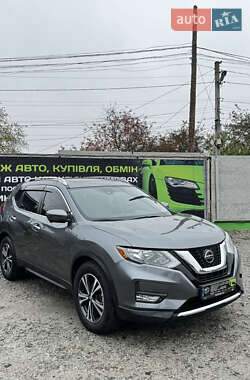 Внедорожник / Кроссовер Nissan Rogue 2019 в 