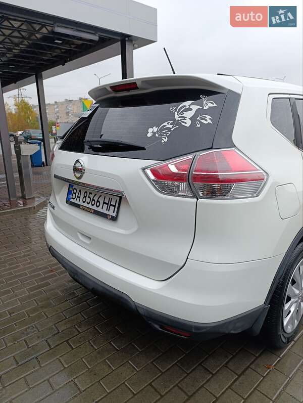 Внедорожник / Кроссовер Nissan Rogue 2016 в Александрие