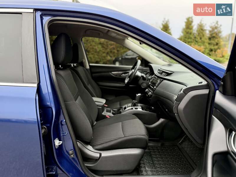 Позашляховик / Кросовер Nissan Rogue 2017 в Києві