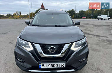 Внедорожник / Кроссовер Nissan Rogue 2018 в 