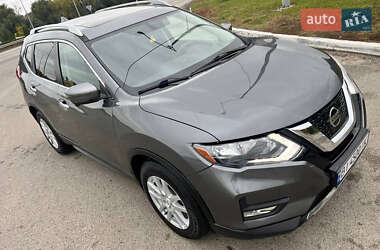 Внедорожник / Кроссовер Nissan Rogue 2018 в 