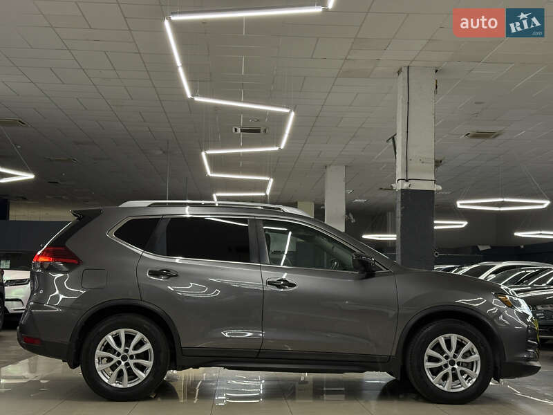 Позашляховик / Кросовер Nissan Rogue 2017 в Миколаєві