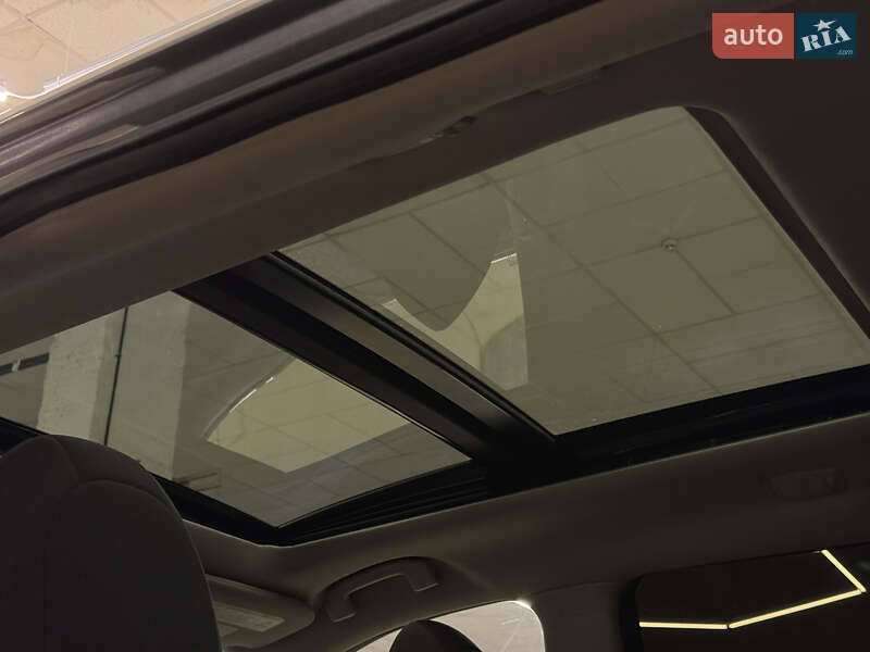 Позашляховик / Кросовер Nissan Rogue 2017 в Миколаєві