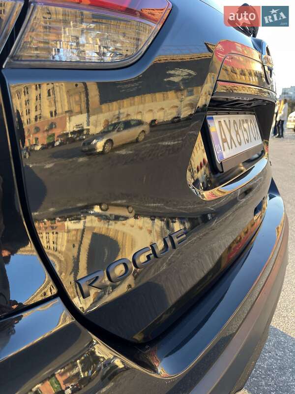 Внедорожник / Кроссовер Nissan Rogue 2017 в Глинном