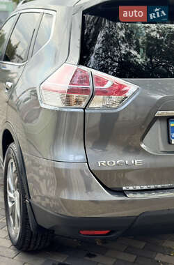Внедорожник / Кроссовер Nissan Rogue 2015 в 