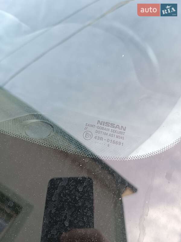 Внедорожник / Кроссовер Nissan Rogue 2016 в Маневичах