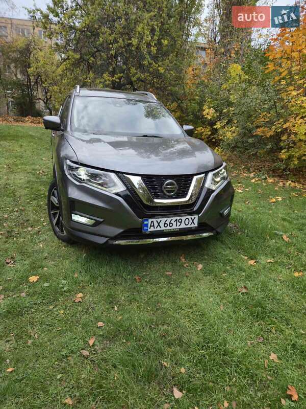 Позашляховик / Кросовер Nissan Rogue 2018 в Харкові