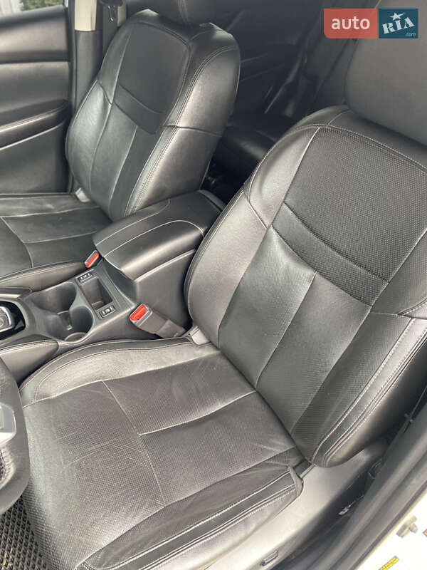 Внедорожник / Кроссовер Nissan Rogue 2019 в Конотопе