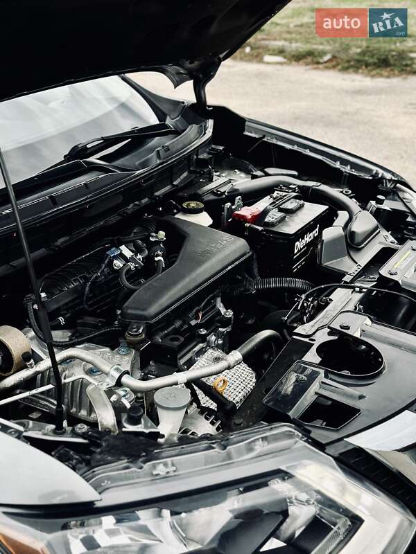 Позашляховик / Кросовер Nissan Rogue 2017 в Кропивницькому