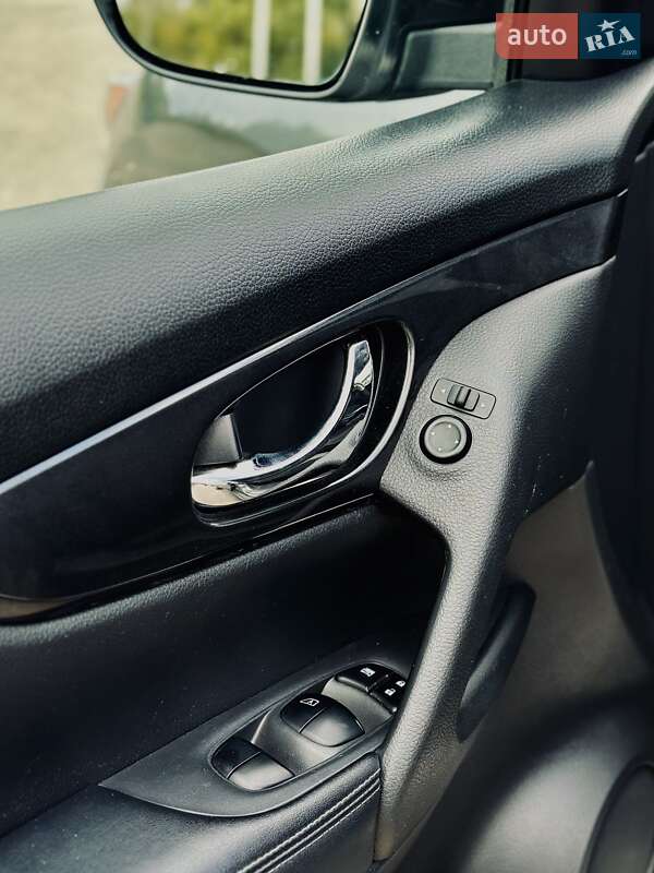 Позашляховик / Кросовер Nissan Rogue 2017 в Кропивницькому