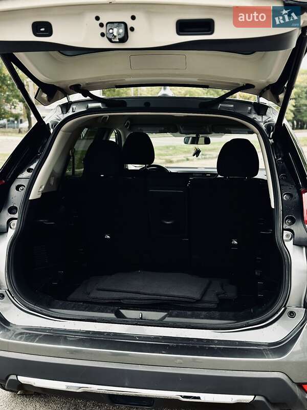 Позашляховик / Кросовер Nissan Rogue 2017 в Кропивницькому