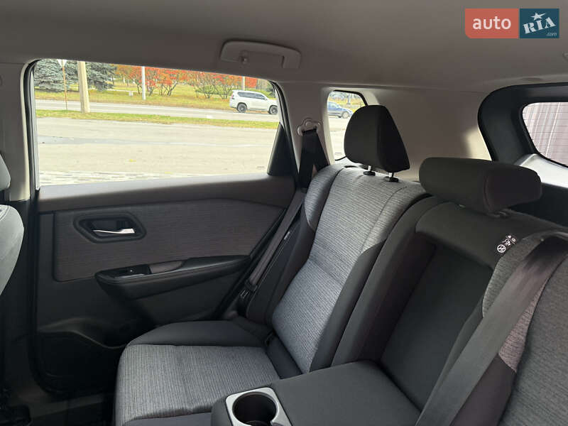 Позашляховик / Кросовер Nissan Rogue 2022 в Полтаві