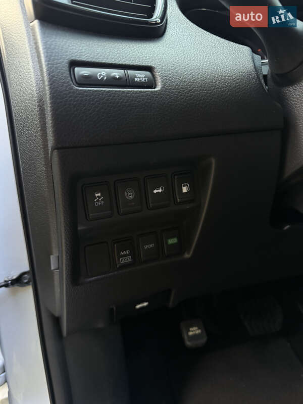 Внедорожник / Кроссовер Nissan Rogue 2018 в Ромнах