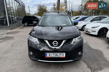 Позашляховик / Кросовер Nissan Rogue 2015 в  фото 2 Позашляховик / Кросовер Nissan Rogue 2015 в