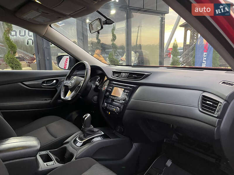 Позашляховик / Кросовер Nissan Rogue 2017 в Луцьку фото 8 Позашляховик / Кросовер Nissan Rogue 2017 в Луцьку
