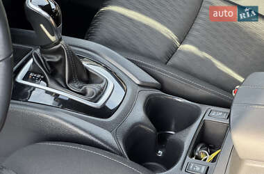 Позашляховик / Кросовер Nissan Rogue 2019 в 