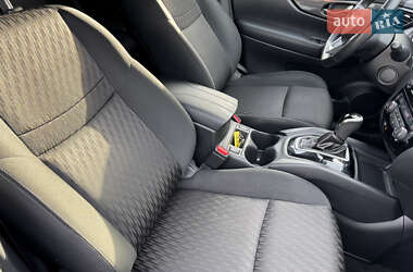 Позашляховик / Кросовер Nissan Rogue 2019 в 