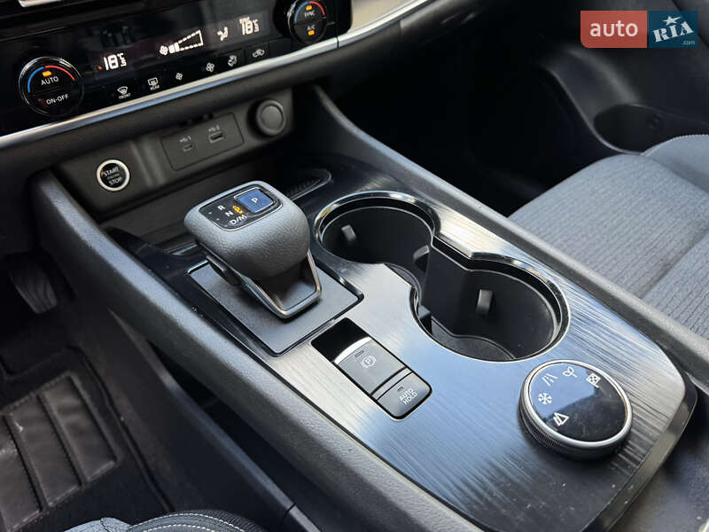 Внедорожник / Кроссовер Nissan Rogue 2020 в Тернополе