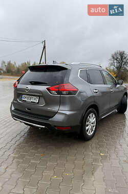 Внедорожник / Кроссовер Nissan Rogue 2017 в Коростене