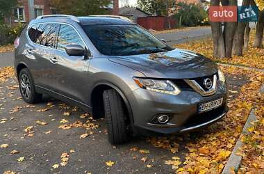 Позашляховик / Кросовер Nissan Rogue 2015 в Гайвороні