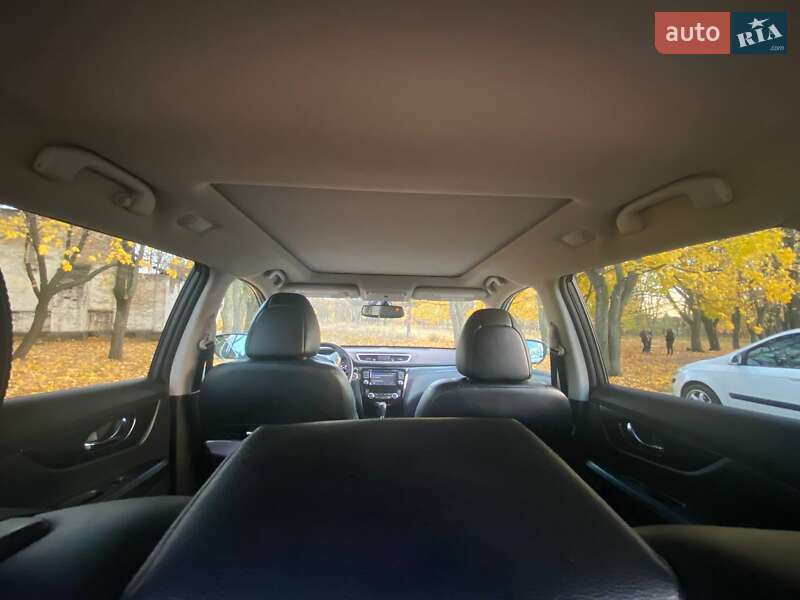 Внедорожник / Кроссовер Nissan Rogue 2015 в Гайвороне