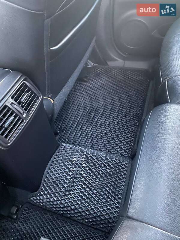 Внедорожник / Кроссовер Nissan Rogue 2015 в Гайвороне