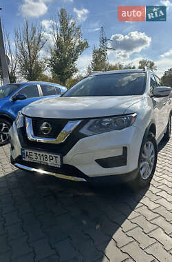 Позашляховик / Кросовер Nissan Rogue 2018 в Кам'янському