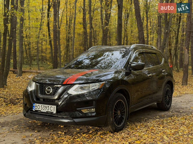 Внедорожник / Кроссовер Nissan Rogue 2017 в Мельнице-Подольской
