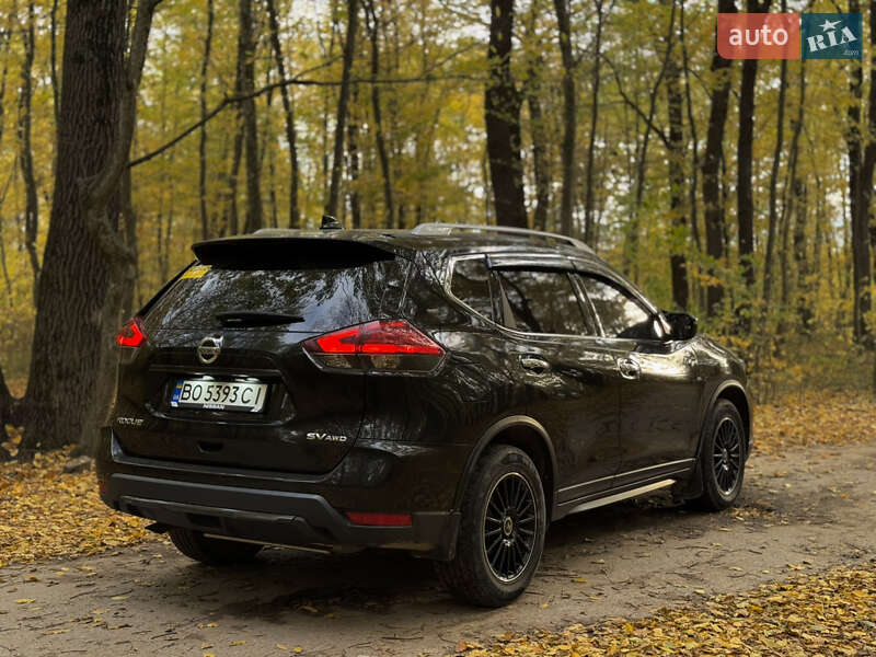 Внедорожник / Кроссовер Nissan Rogue 2017 в Мельнице-Подольской