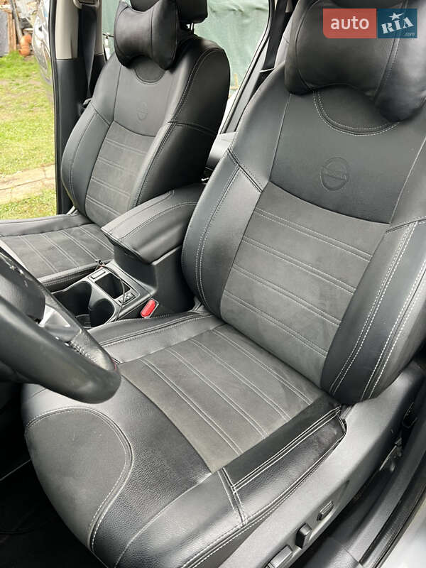 Позашляховик / Кросовер Nissan Rogue 2016 в Кременчуці