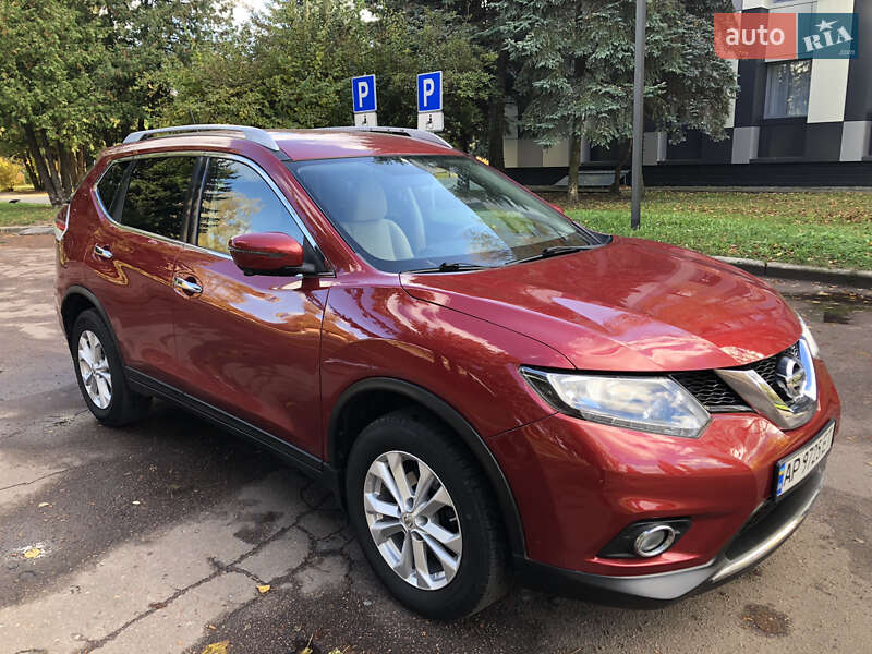 Внедорожник / Кроссовер Nissan Rogue 2016 в Житомире