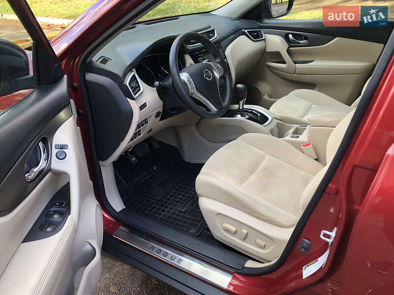 Внедорожник / Кроссовер Nissan Rogue 2016 в Житомире