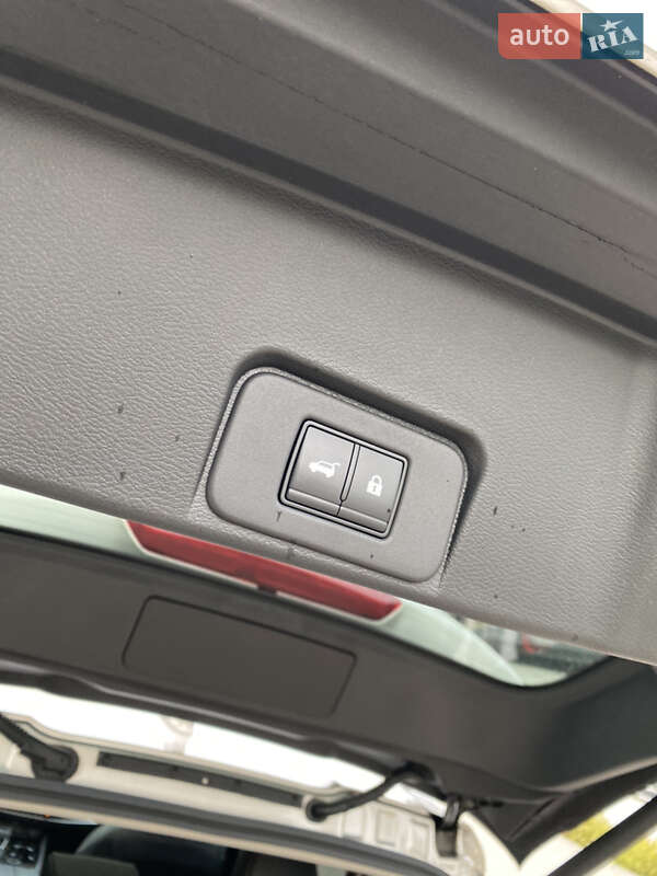 Позашляховик / Кросовер Nissan Rogue 2021 в Рівному