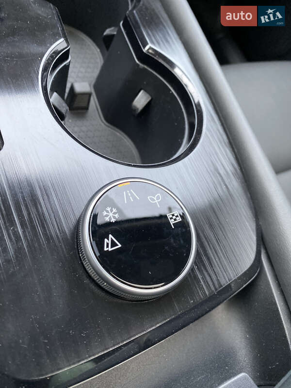 Позашляховик / Кросовер Nissan Rogue 2021 в Рівному