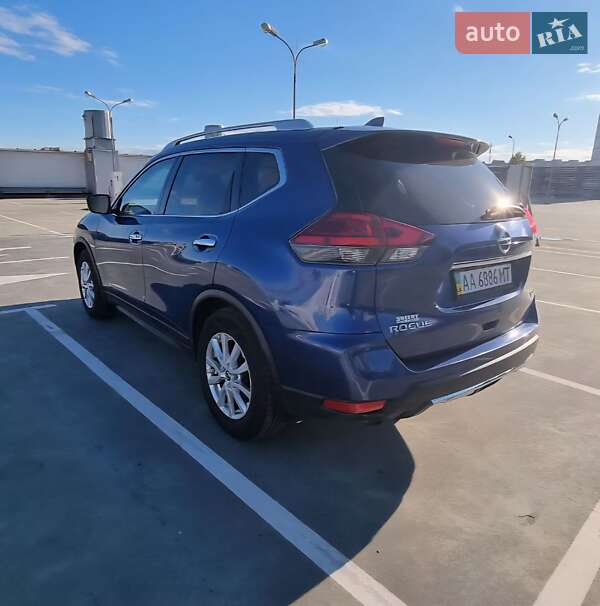 Внедорожник / Кроссовер Nissan Rogue 2016 в Киеве