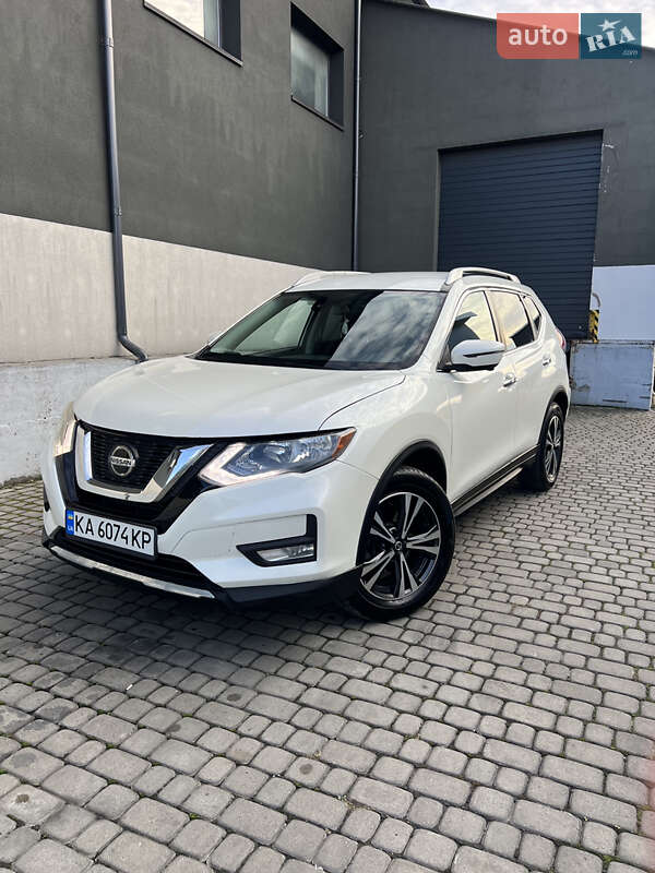 Внедорожник / Кроссовер Nissan Rogue 2019 в Киеве