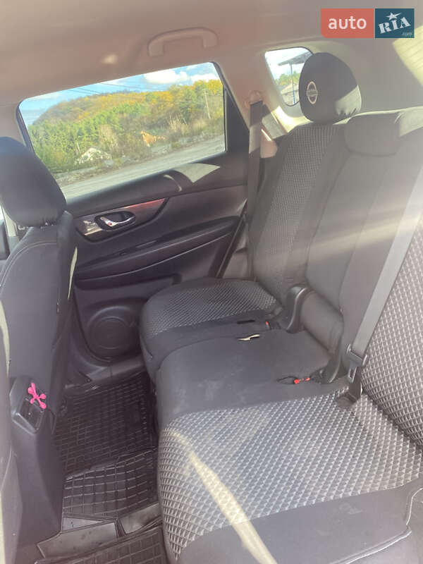 Позашляховик / Кросовер Nissan Rogue 2017 в Бережанах