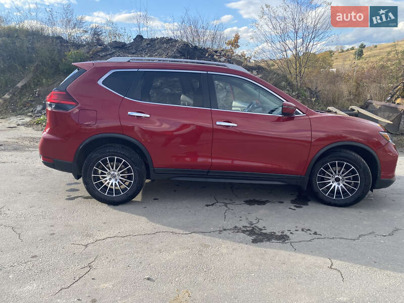 Позашляховик / Кросовер Nissan Rogue 2017 в Бережанах