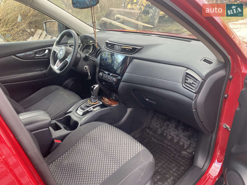 Позашляховик / Кросовер Nissan Rogue 2017 в Бережанах