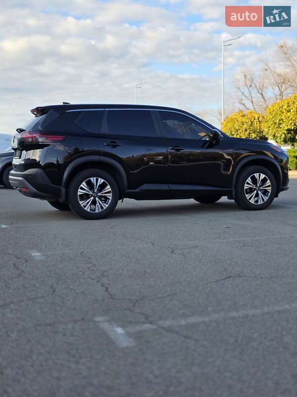Внедорожник / Кроссовер Nissan Rogue 2023 в Киеве
