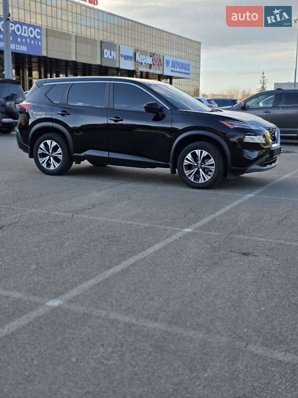 Внедорожник / Кроссовер Nissan Rogue 2023 в Киеве