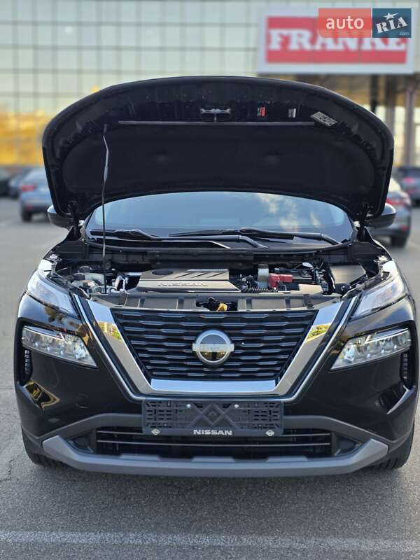 Внедорожник / Кроссовер Nissan Rogue 2023 в Киеве