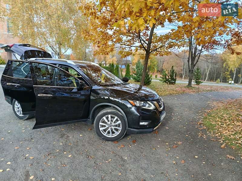 Внедорожник / Кроссовер Nissan Rogue 2016 в Хмельницком