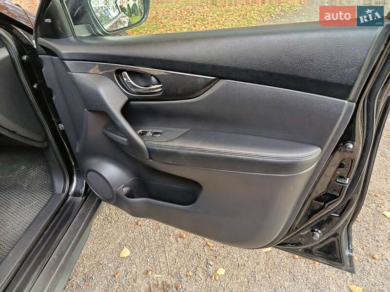 Внедорожник / Кроссовер Nissan Rogue 2016 в Хмельницком