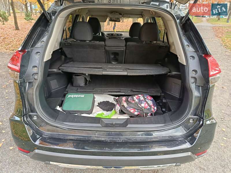 Внедорожник / Кроссовер Nissan Rogue 2016 в Хмельницком