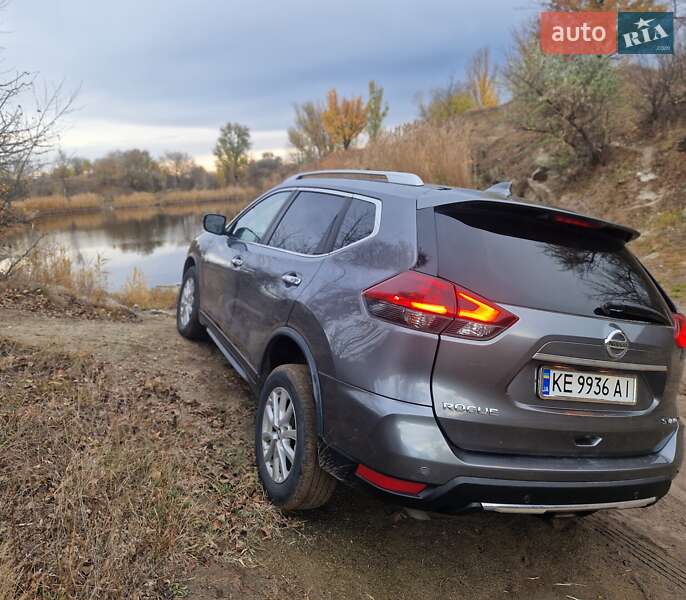 Внедорожник / Кроссовер Nissan Rogue 2020 в Дорогом