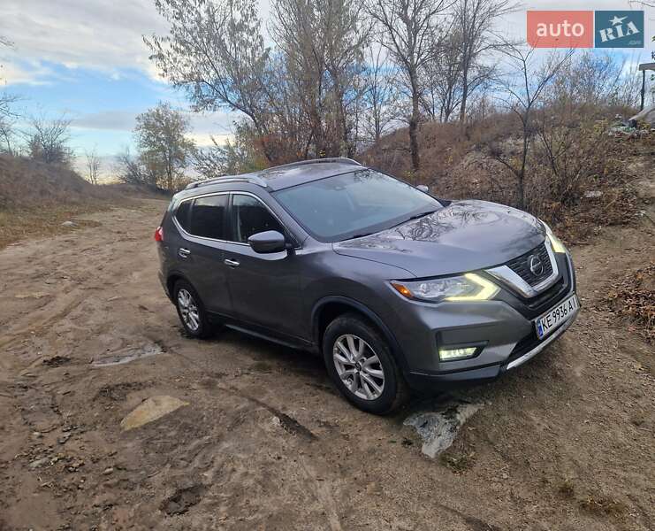Внедорожник / Кроссовер Nissan Rogue 2020 в Дорогом